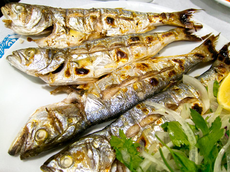 Grilled cinekop, or blue fish, in Sinop, Turkey