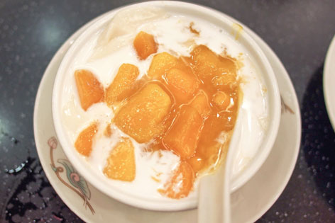 Dao fu fa, a soft tofu snack, from Hong Kong