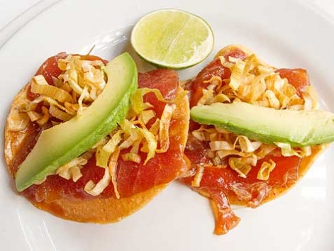 Tostadas de atún from Restaurante El Contramar in Mexico City.